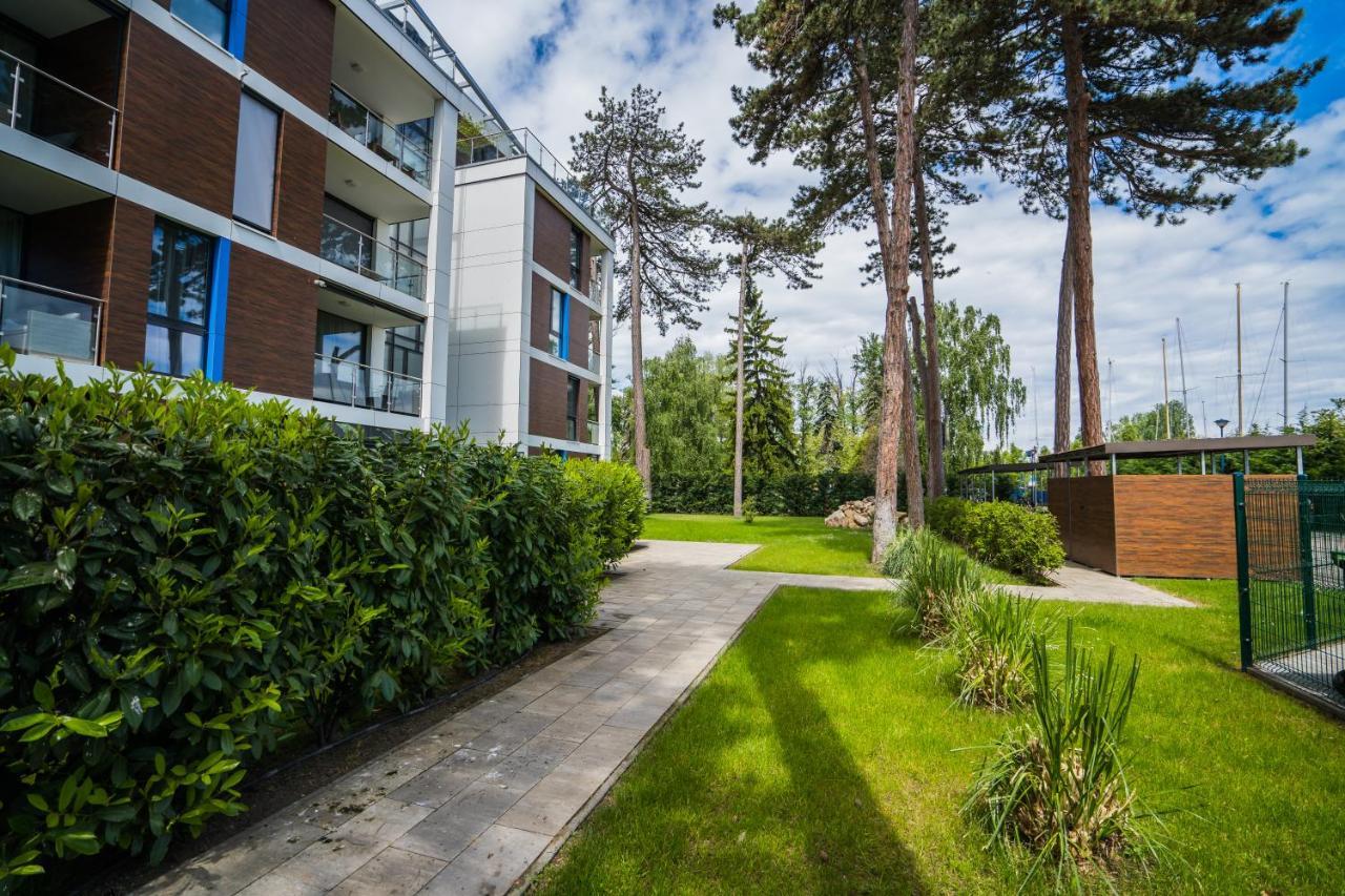Mf Port Azur Wellness Apartments Siófok Eksteriør billede