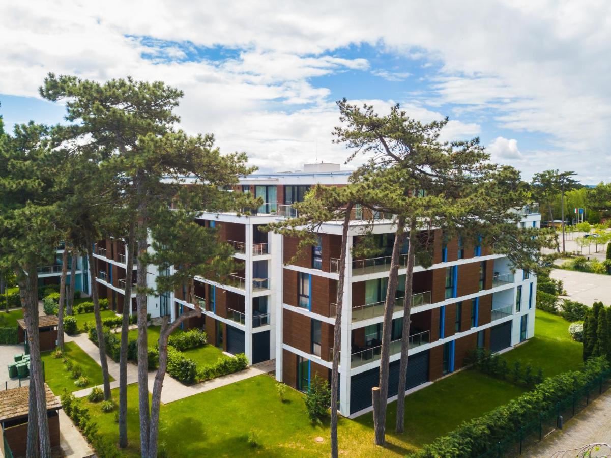 Mf Port Azur Wellness Apartments Siófok Eksteriør billede