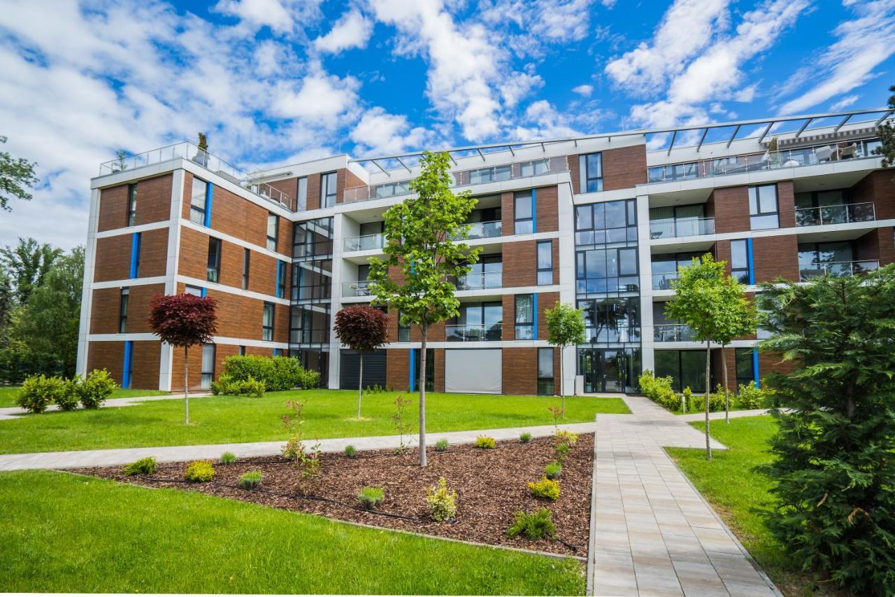 Mf Port Azur Wellness Apartments Siófok Eksteriør billede