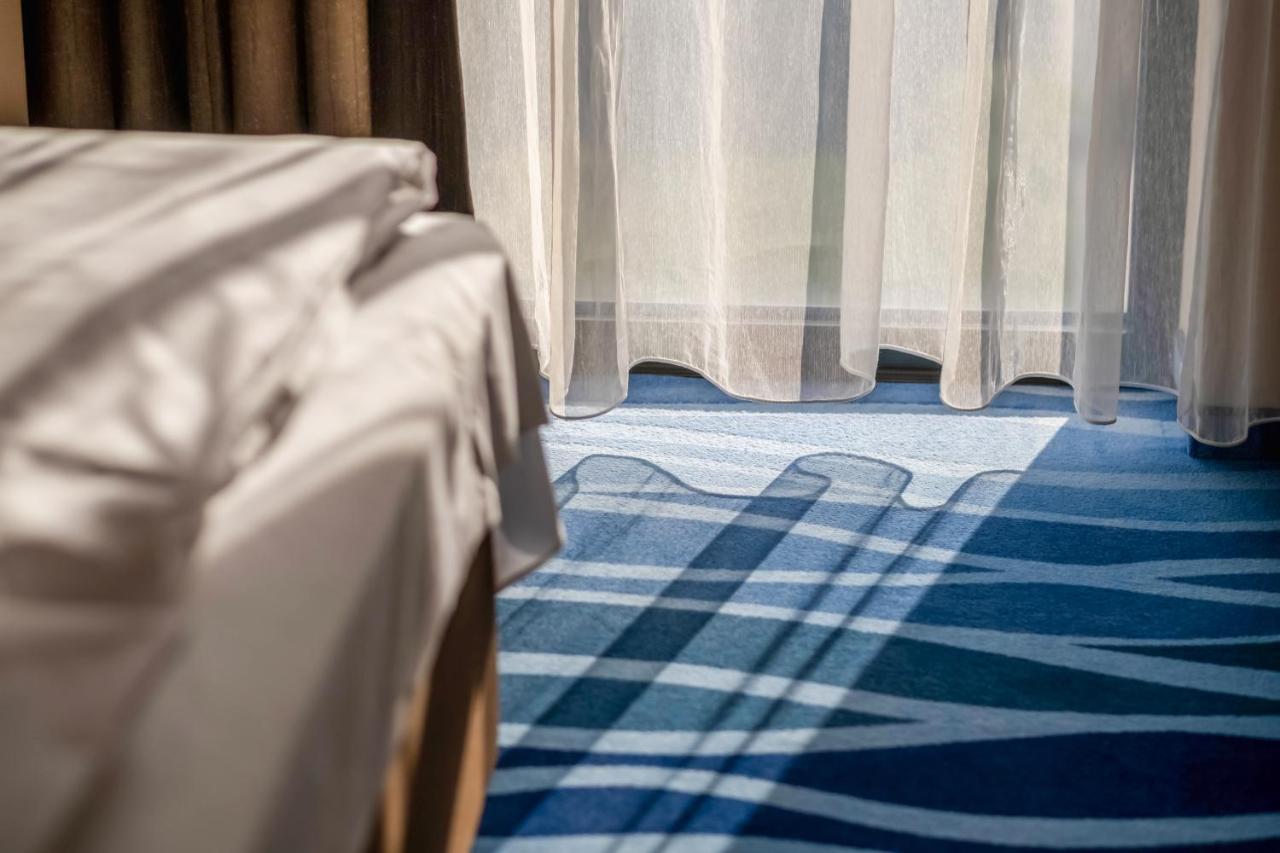 Mf Port Azur Wellness Apartments Siófok Eksteriør billede