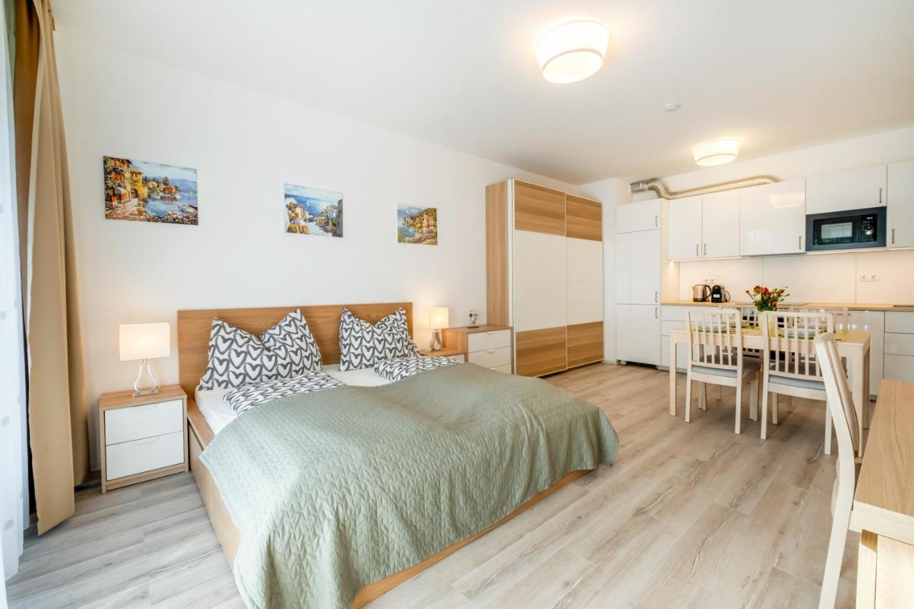 Mf Port Azur Wellness Apartments Siófok Eksteriør billede