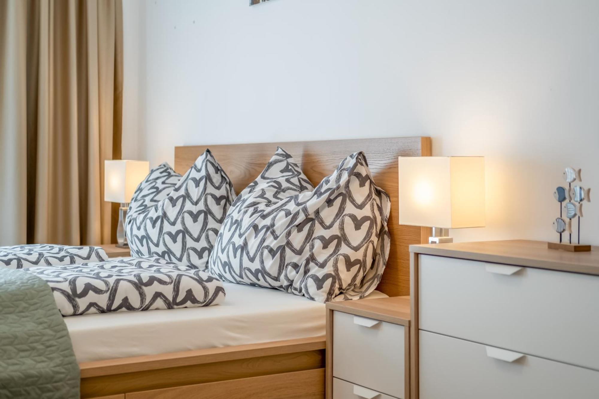 Mf Port Azur Wellness Apartments Siófok Eksteriør billede