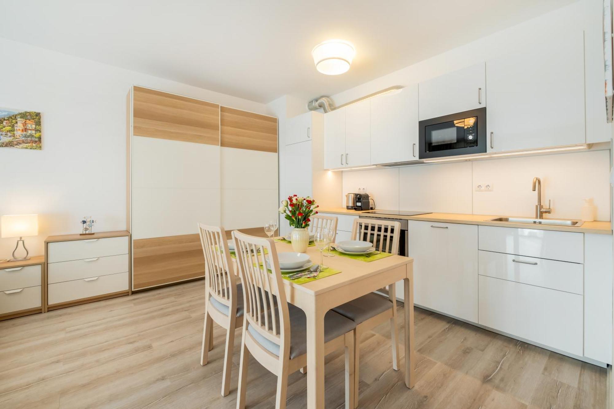 Mf Port Azur Wellness Apartments Siófok Eksteriør billede