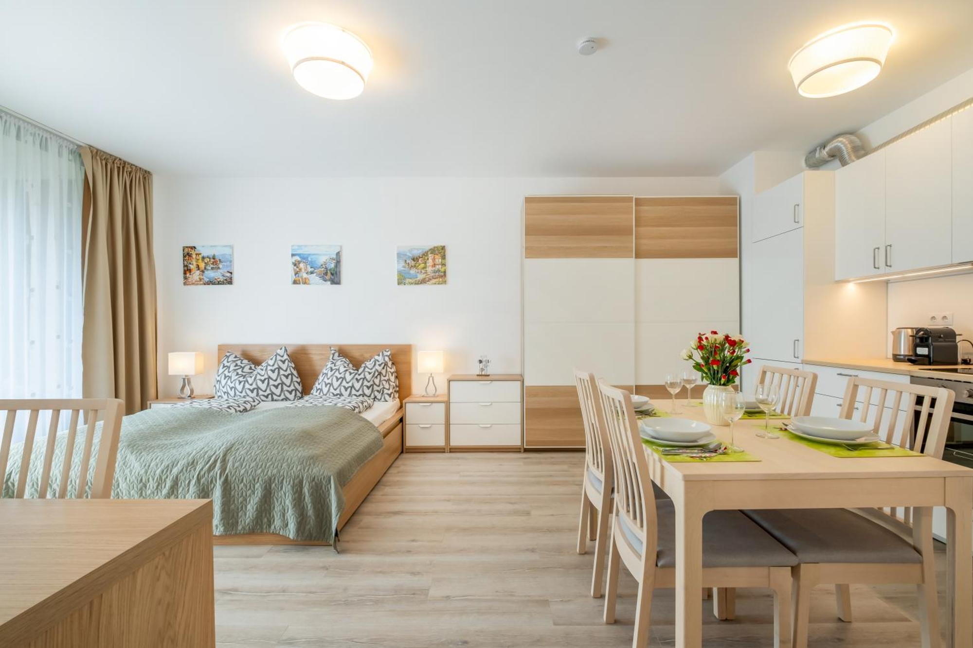Mf Port Azur Wellness Apartments Siófok Eksteriør billede